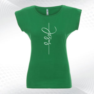 zielona koszulka z dekoltem z pionowym napisem jesus